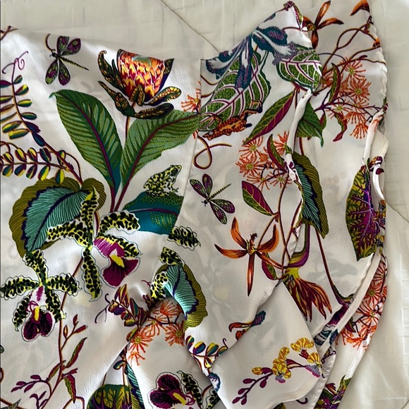 H&M Multi-Colored Flutter Sleeve Blouse with Dragonflies Leaves Flowers  Size 4 - Picture 8 of 8